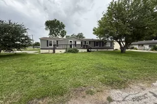1001 Cervantes St, Victoria, TX 77901 - Photo 1