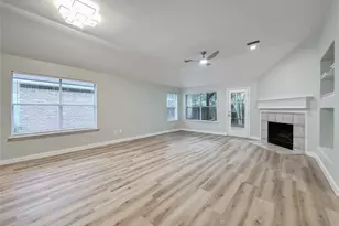 27 Auburn Path Dr, The Woodlands, TX 77382 - Photo 21