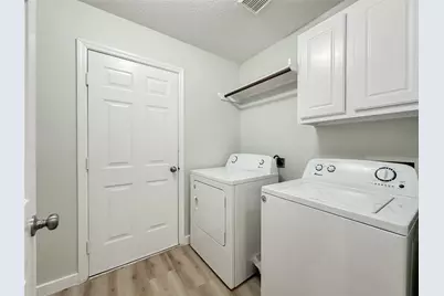 27 Auburn Path Drive, The Woodlands, TX 77382 - Photo 33