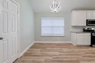 27 Auburn Path Dr, The Woodlands, TX 77382 - Photo 11