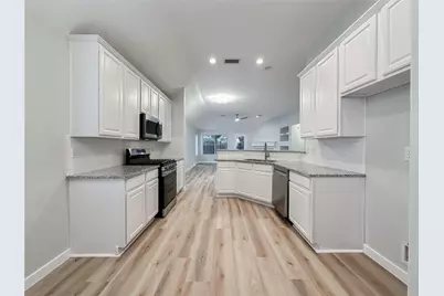 27 Auburn Path Drive, The Woodlands, TX 77382 - Photo 13