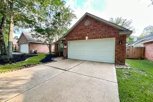 27 Auburn Path Dr, The Woodlands, TX 77382 - Photo 3