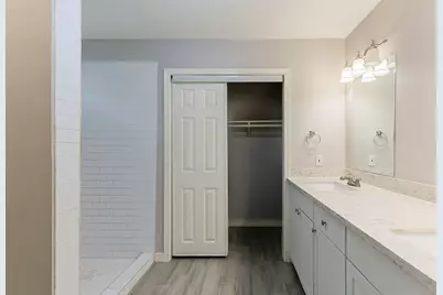 5009 Bataan Road, Houston, TX 77033 - Photo 9