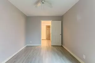 5009 Bataan Rd, Houston, TX 77033 - Photo 7