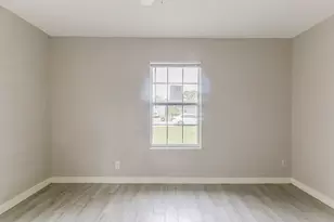 5009 Bataan Rd, Houston, TX 77033 - Photo 13