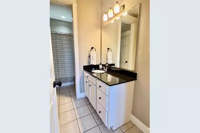 919 W 15th Street, Houston, TX 77008 - Photo 21