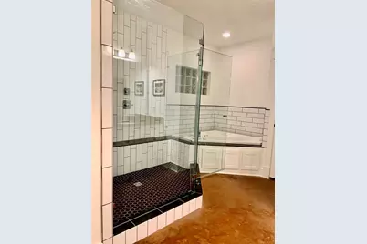 919 W 15th Street, Houston, TX 77008 - Photo 17