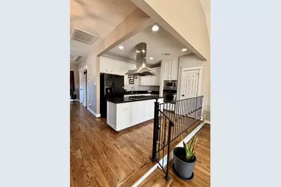 919 W 15th Street, Houston, TX 77008 - Photo 11