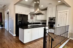 919 W 15th St, Houston, TX 77008 - Photo 11