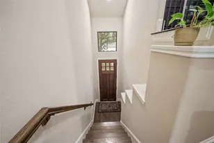 1114 W 25th St, Houston, TX 77008 - Photo 9