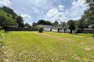 1410 W Pavillion St, Woodville, TX 75979 - Photo 23