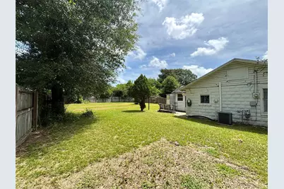 1410 W Pavillion Street, Woodville, TX 75979 - Photo 21