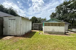 1410 W Pavillion St, Woodville, TX 75979 - Photo 25