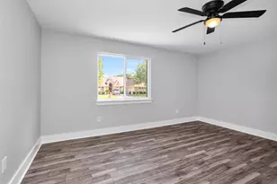 101 April Point Pl, Conroe, TX 77356 - Photo 5