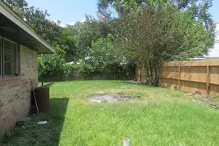 8811 Burford Ln, Houston, TX 77088 - Photo 5