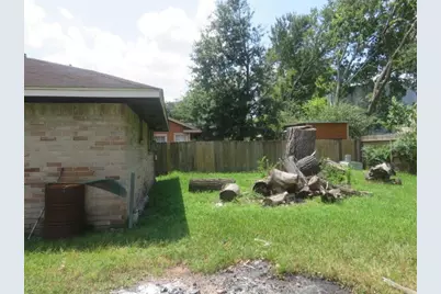 8811 Burford Lane, Houston, TX 77088 - Photo 3