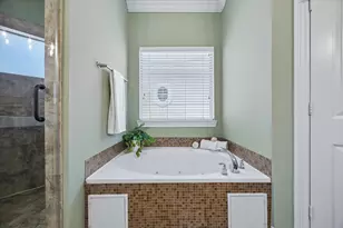 5610 Kiam St, Houston, TX 77007 - Photo 9