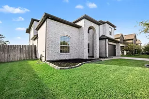 9215 Joe Louis Dr, Mont Belvieu, TX 77523 - Photo 5