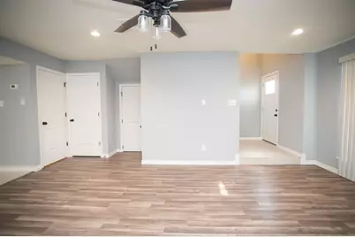 5821 Sunforest Dr, Houston, TX 77092 - Photo 9