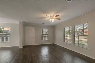 138 Varsity Dr, Huntsville, TX 77340 - Photo 7