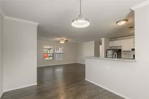 138 Varsity Dr, Huntsville, TX 77340 - Photo 9