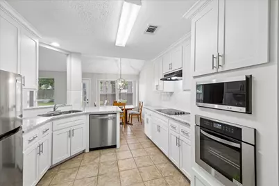 5106 Village Springs Drive, Kingwood, TX 77339 - Photo 3