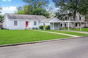 105 Live Oak St, Baytown, TX 77520 - Photo 1