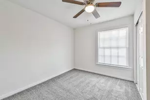 105 Live Oak St, Baytown, TX 77520 - Photo 13