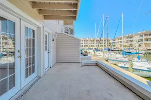13 Mariner Village Dr, Seabrook, TX 77586 - Photo 1