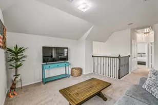 352 Selah Ct, Alvin, TX 77511 - Photo 17