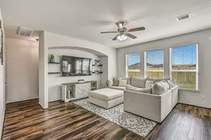 352 Selah Ct, Alvin, TX 77511 - Photo 7