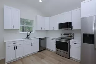 1241 Chateau Woods Pkwy Dr, Conroe, TX 77385 - Photo 11