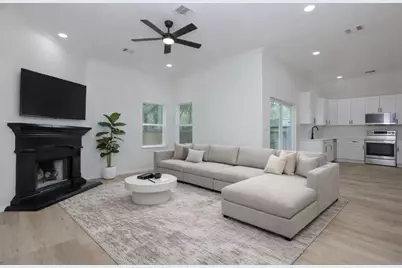 1241 Chateau Woods Parkway Drive, Conroe, TX 77385 - Photo 17