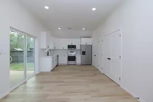 1241 Chateau Woods Pkwy Dr, Conroe, TX 77385 - Photo 15