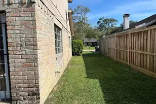 8715 Valley Ledge Dr, Houston, TX 77078 - Photo 13