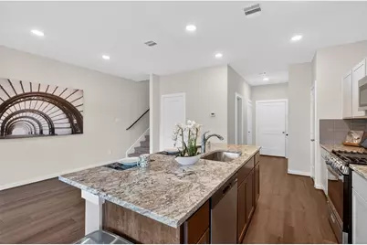 9119 Highland Northern Way, Houston, TX 77088 - Photo 7