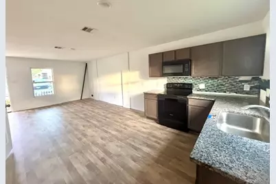 17051 Marie Village Drive, Conroe, TX 77306 - Photo 5