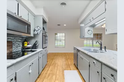 202 W West Street, El Campo, TX 77437 - Photo 9