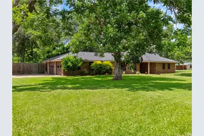 202 W West Street, El Campo, TX 77437 - Photo 1