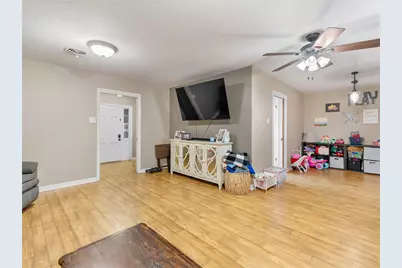 202 W West Street, El Campo, TX 77437 - Photo 5