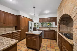 2310 Mill Lake Dr, Kingwood, TX 77339 - Photo 7
