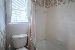 270 Bode St, El Campo, TX 77437 - Photo 17