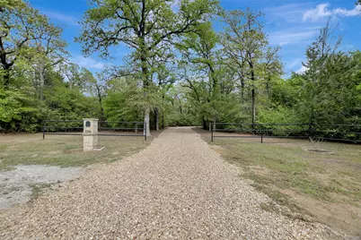 1196 Evelyn Court, Franklin, TX 77856 - Photo 7