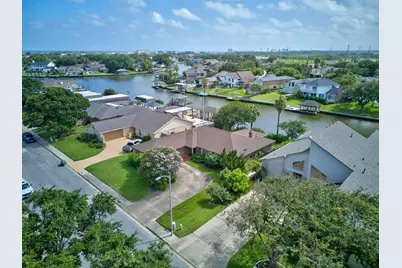 61 Lebrun Court, Galveston, TX 77551 - Photo 33