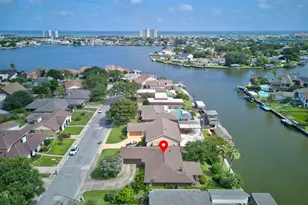 61 Lebrun Ct, Galveston, TX 77551 - Photo 3