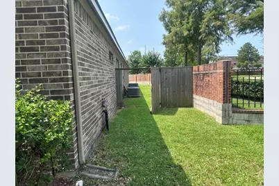 14902 Arvonshire Court, Houston, TX 77049 - Photo 19