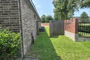 14902 Arvonshire Ct, Houston, TX 77049 - Photo 19