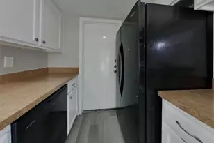 7717 Intrepid St, Houston, TX 77072 - Photo 5