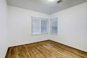 2803 Ashwood St, Houston, TX 77025 - Photo 17