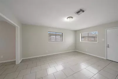 904 1/2 Ellena Road, Houston, TX 77076 - Photo 5